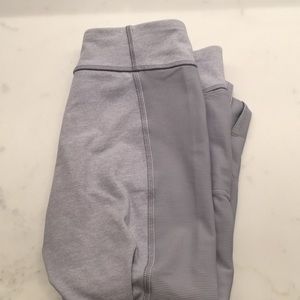 No longer available Ivivva girls gray leggings!